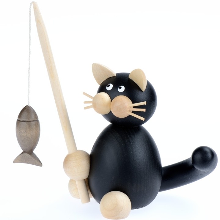 Chat noir avec un poisson