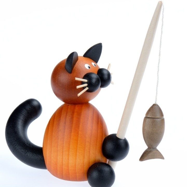 Figurine chat en bois qui peche