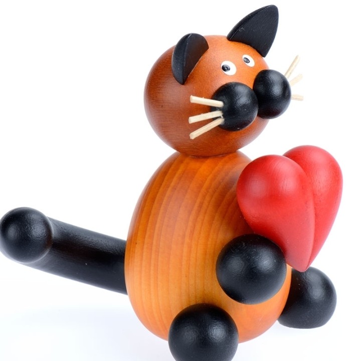 Cadeau saint valentin chat avec petit coeur
