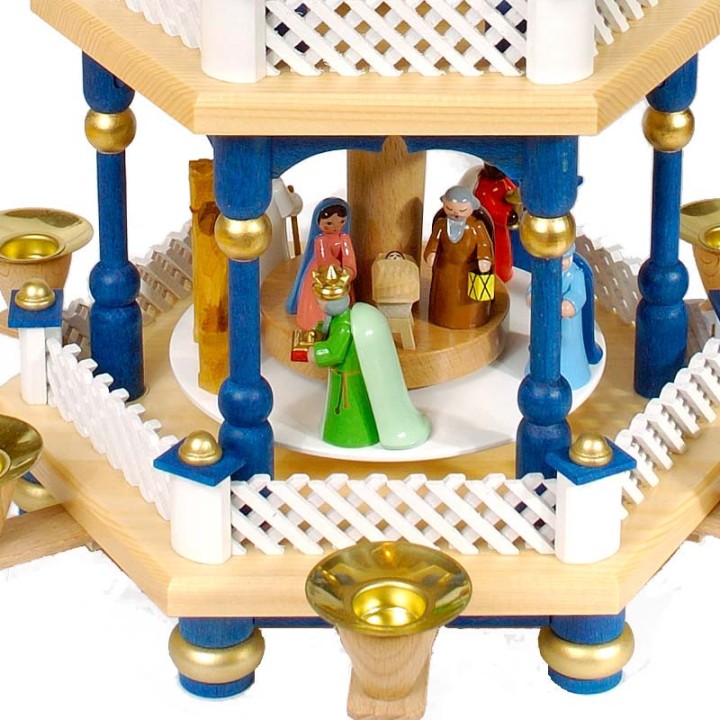 Weihnachtspyramid allemande aux couleurs baroques blanc et bleu
