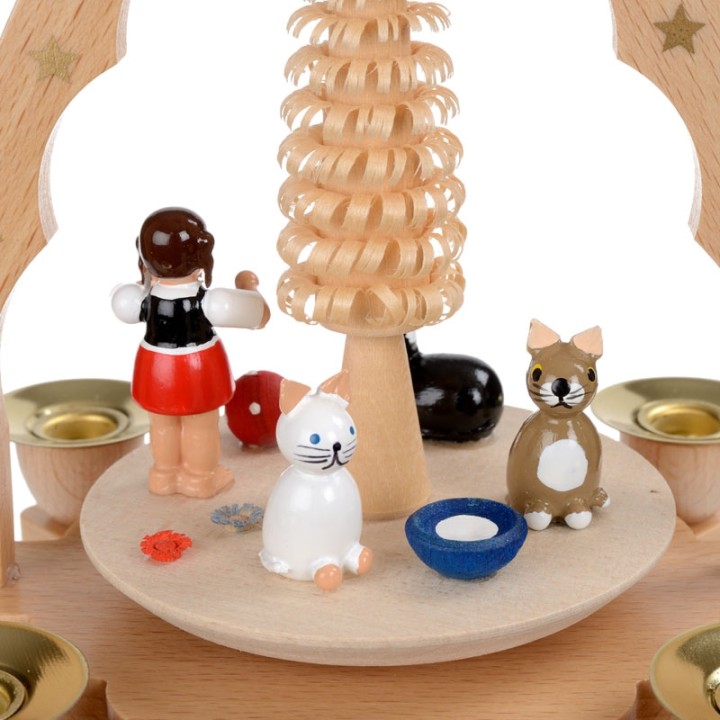 Petit carrousel en bois fillette et chatons