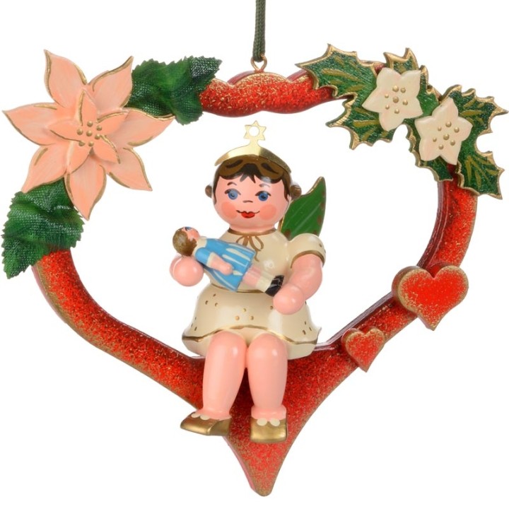 Noël d'antan, ange pour sapin dans un coeur rouge