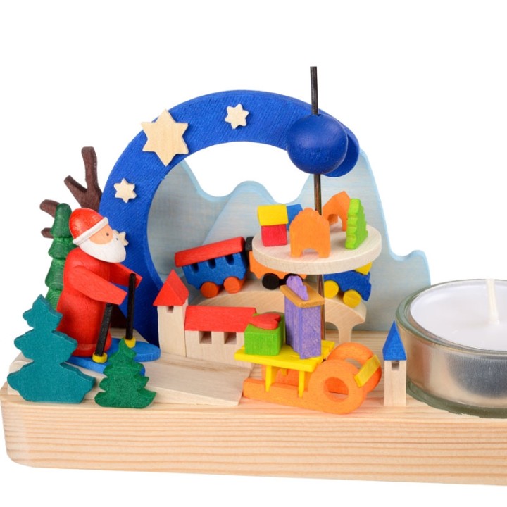 Petit carrousel en bois père Noël et jouets
