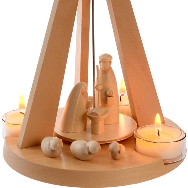 Pyramide de Noël bois au design moderne