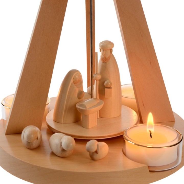 Pyramide de Noël bois au design moderne