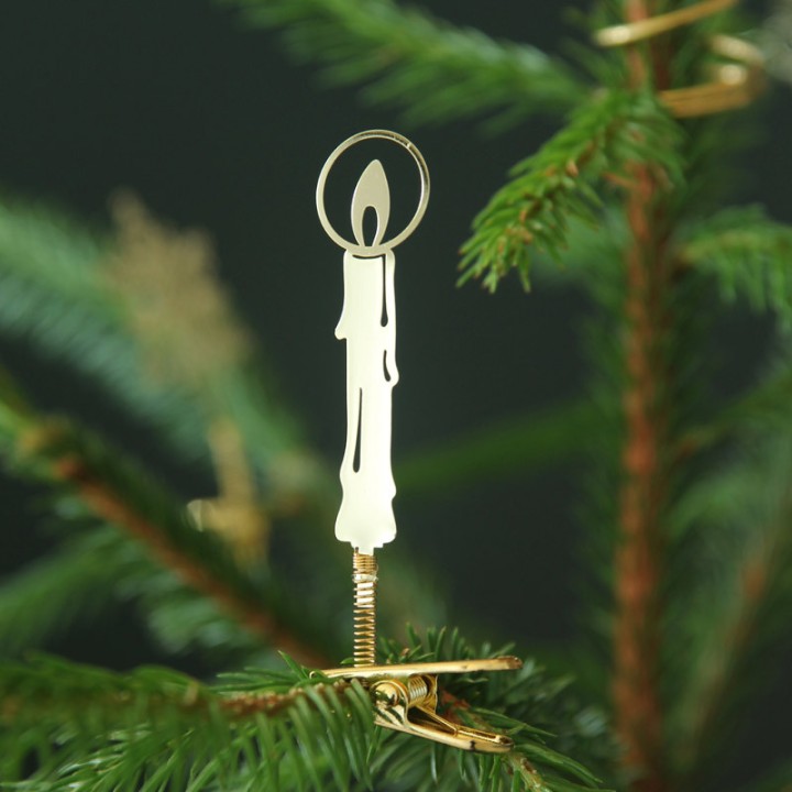 Bougie à clipser sur le sapin de Noel 