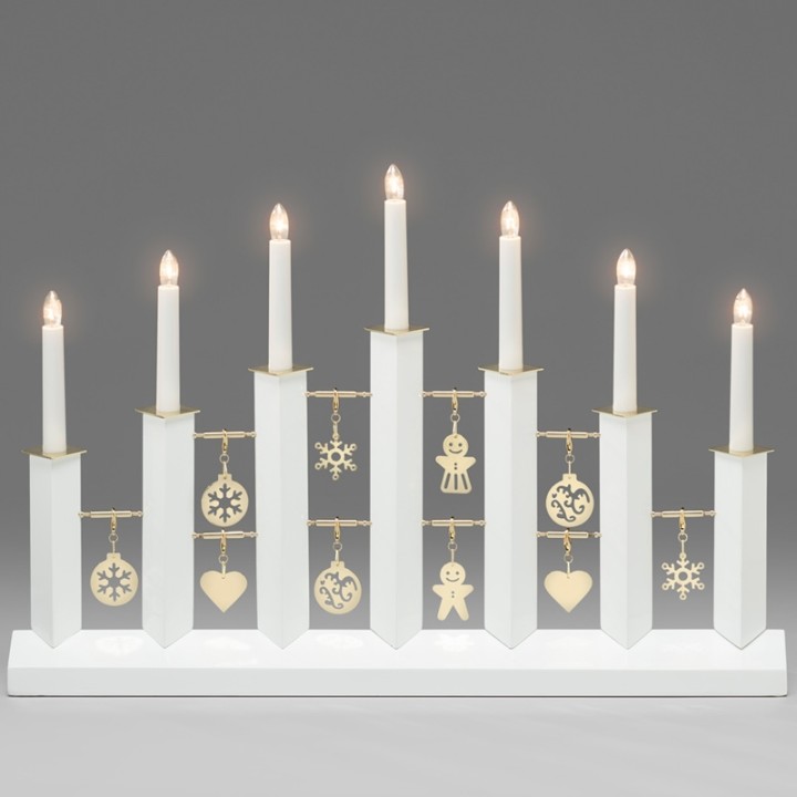 Chandelier design en métal, laqué blanc avec décorations laiton