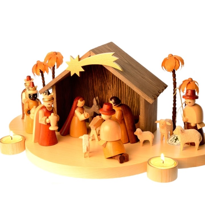 
Grande crèche en bois avec figurines en bois
