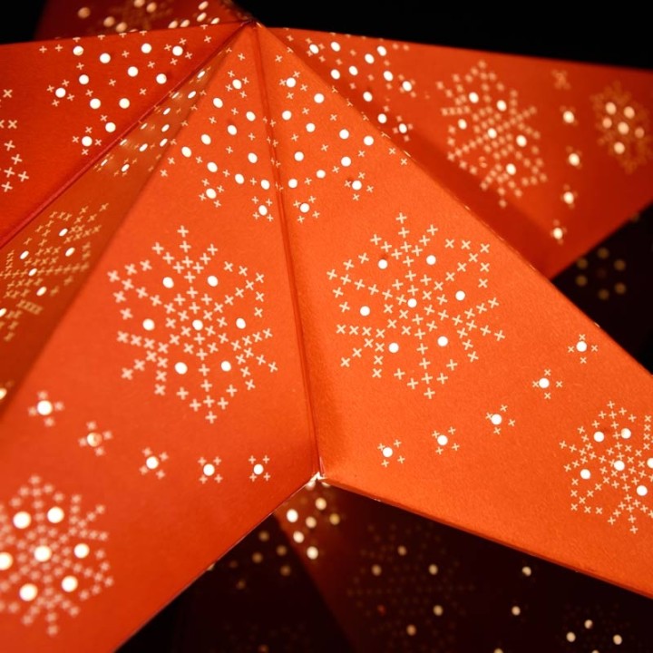 Étoile lumineuse électrique 5 branches en papier, rouge, sur pied laiton, 46 cm