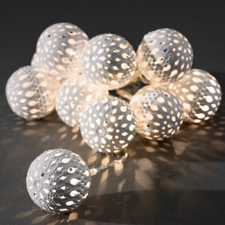 Guirlande lumineuse à piles, boules métal blanches, 10 diodes LED 