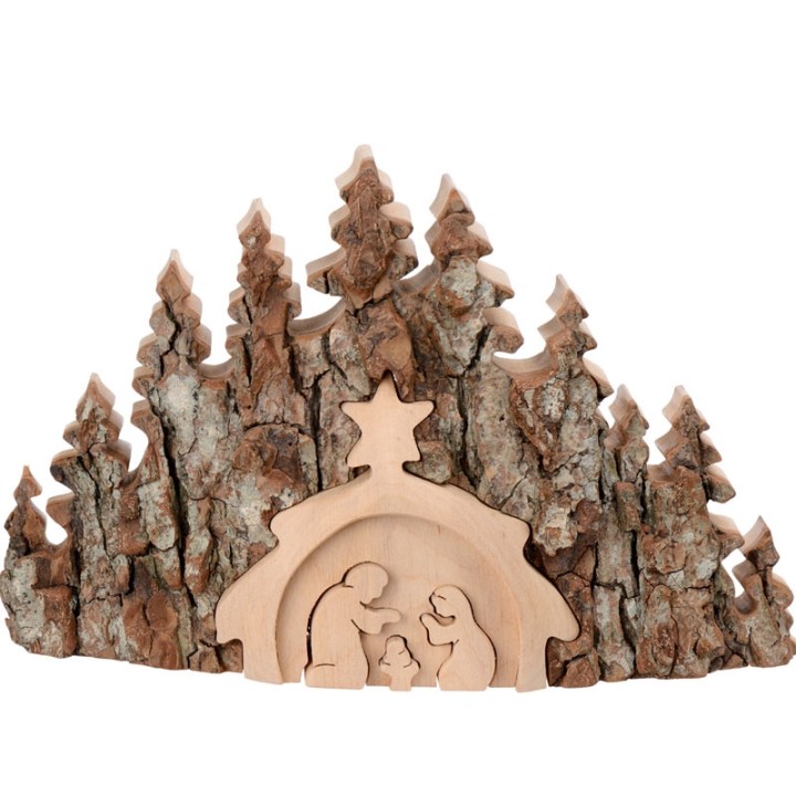 Crèche de Noël taillée dans une écorce de bois, motif étable
