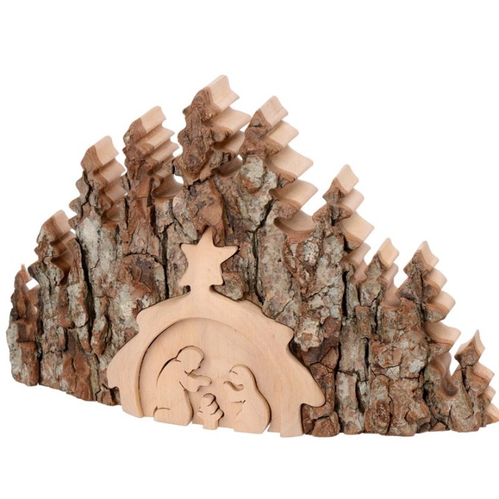 Crèche de Noël taillée dans une écorce de bois, motif étable