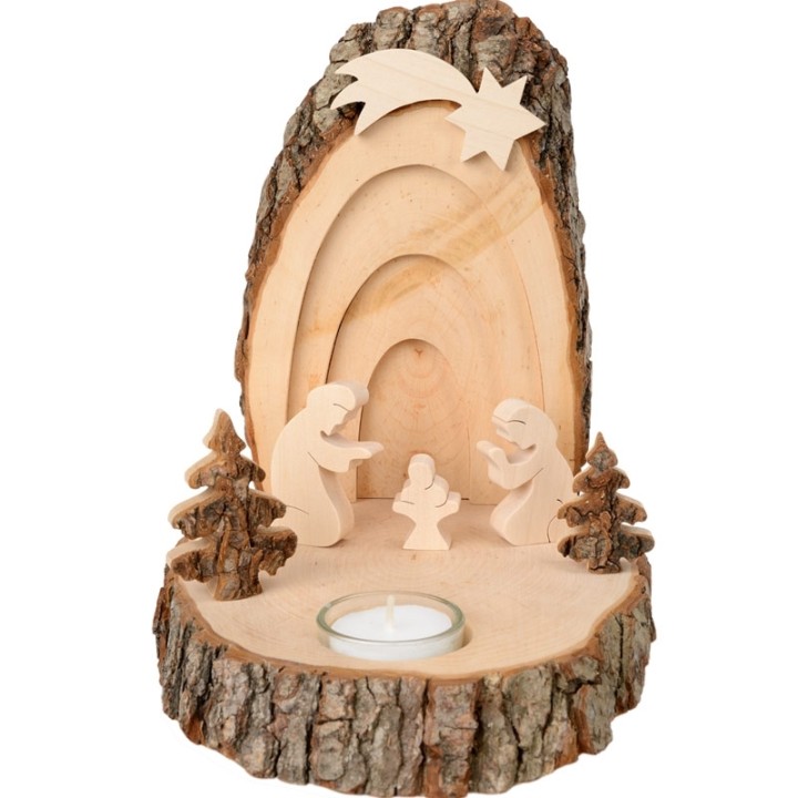 Petite crèche de Noël en écorce de bois avec sapins et bougeoir