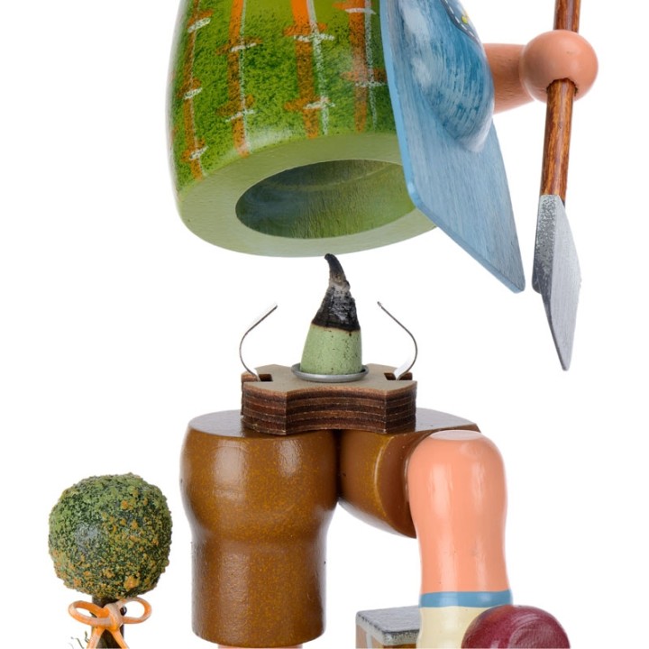 Personnage brûle-encens jardinier