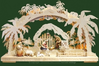 La crèchelumineuse en bois, une tradition de Noël allemand